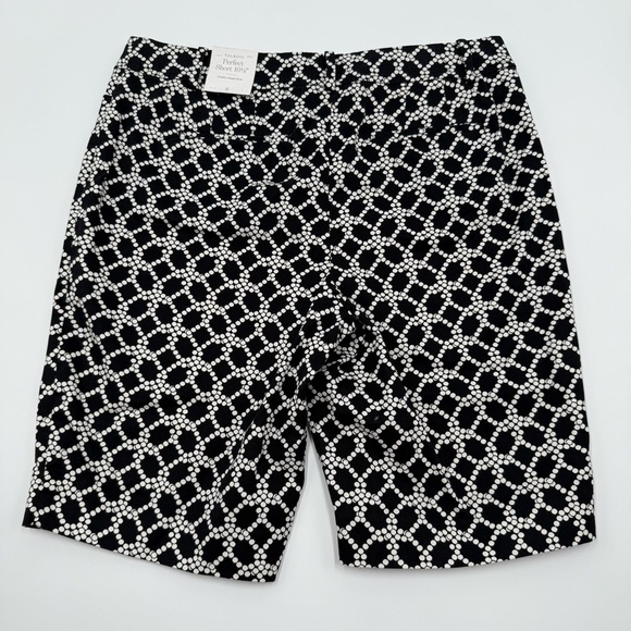 NWT Talbots Women’s Perfect Shorts 10 ½” Inseam Size 8 Cotton Blend Black White - Picture 5 of 11